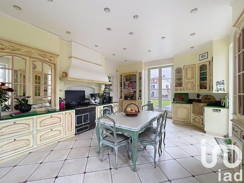 Maison - 455 m² - 12 pièces