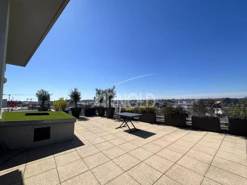 Appartement - 98 m² - 5 pièces