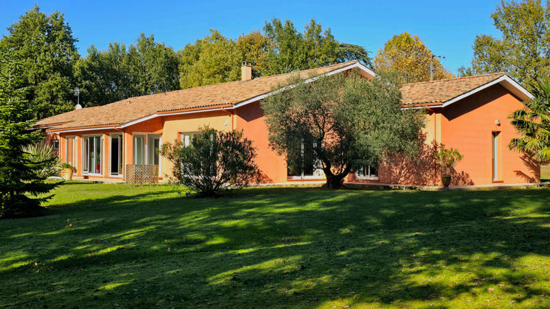 Maison - 246 m² - 7 pièces