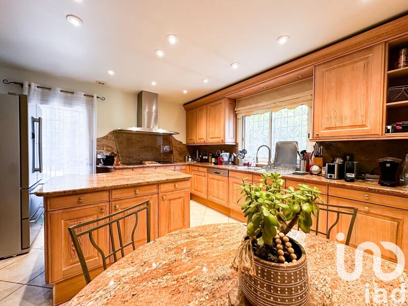 Maison - 360 m² - 5 pièces