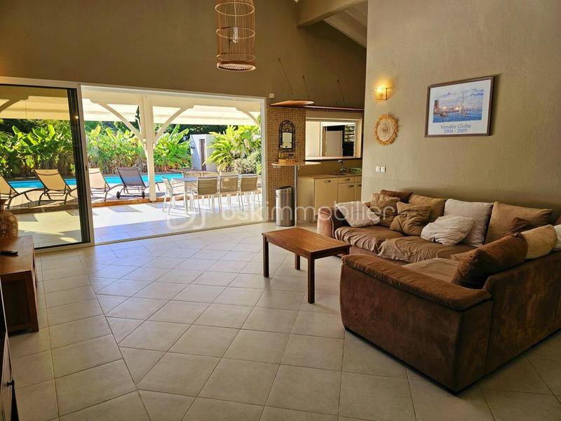 Propriété - 189 m² - 6 pièces