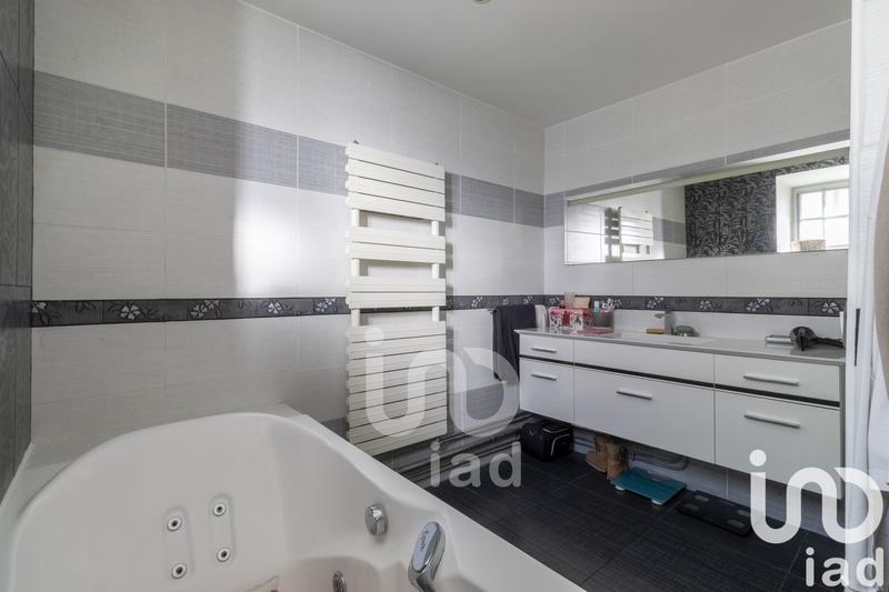 Maison de village - 250 m² - 7 pièces