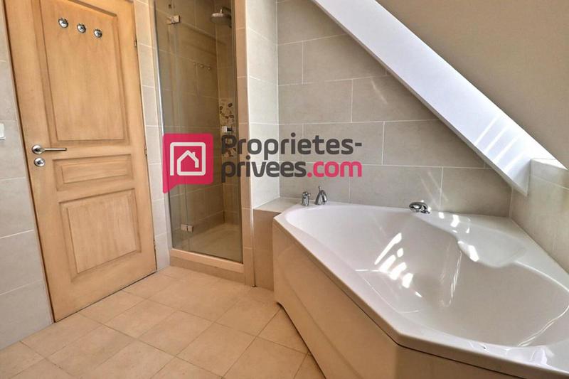 Maison - 260 m² - 7 pièces