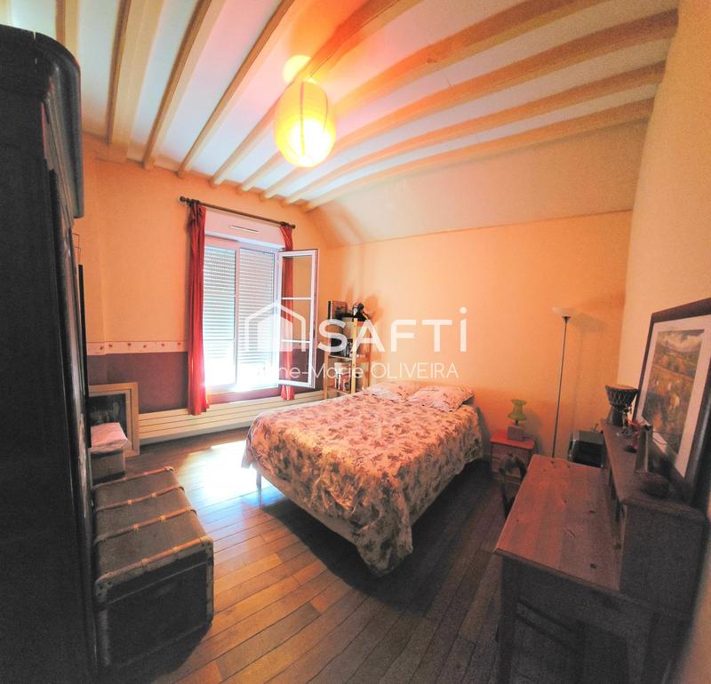 Maison - 280 m² - 10 pièces