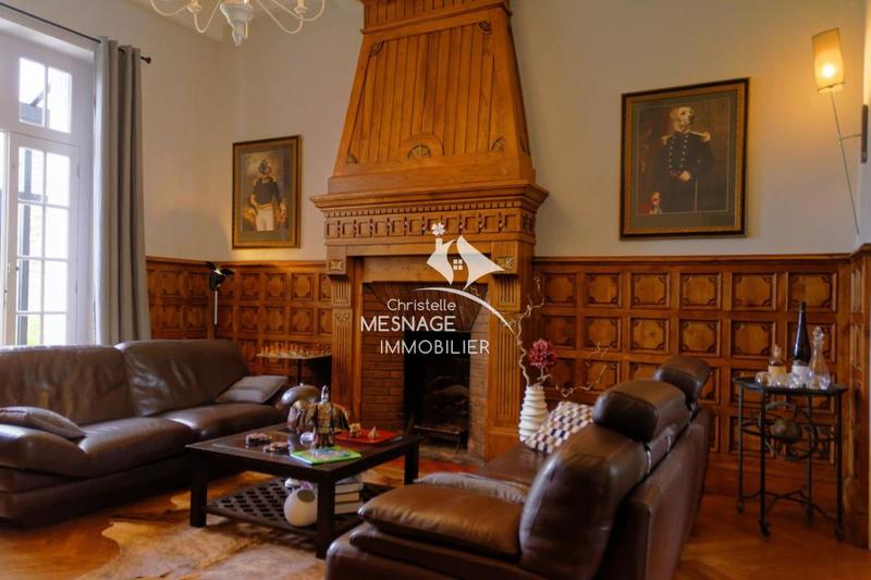 Maison - 236 m² - 8 pièces