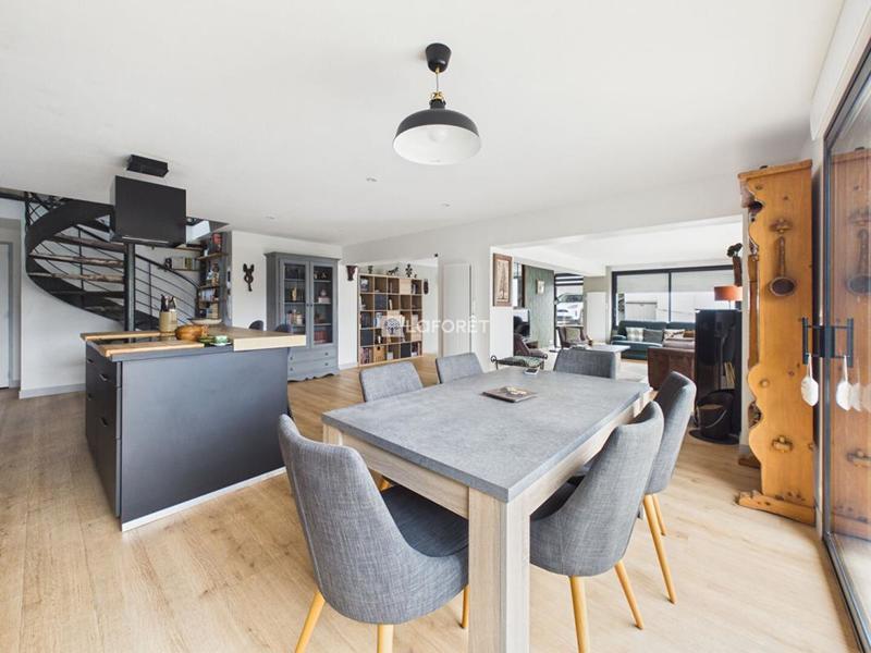 Maison - 150 m² - 6 pièces