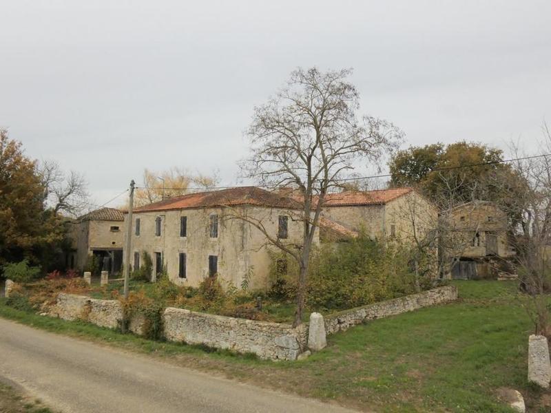 Corps de ferme - 250 m² - 6 pièces