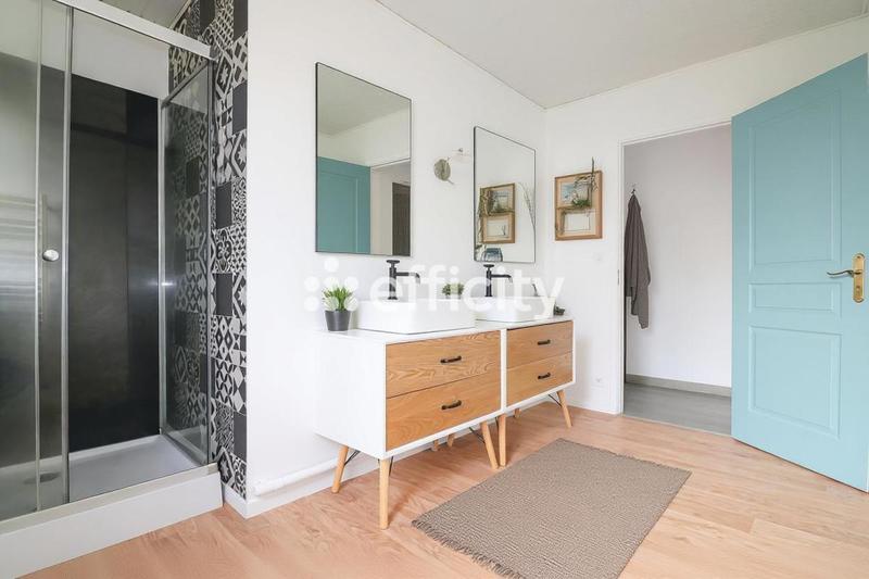 Maison - 136 m² - 6 pièces