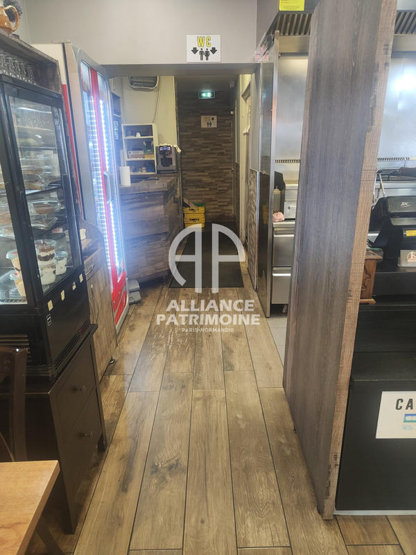 Local d'activités - 100 m²