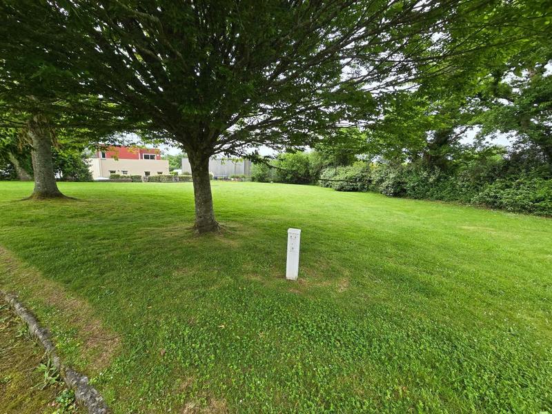 Terrain constructible - 695 m²