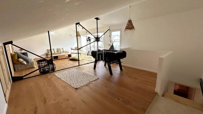 Duplex - 211 m² - 6 pièces