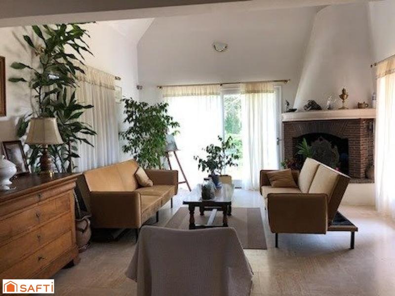 Maison - 210 m² - 8 pièces