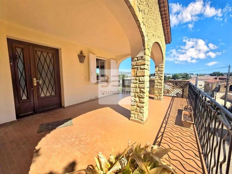 Villa - 228 m² - 10 pièces