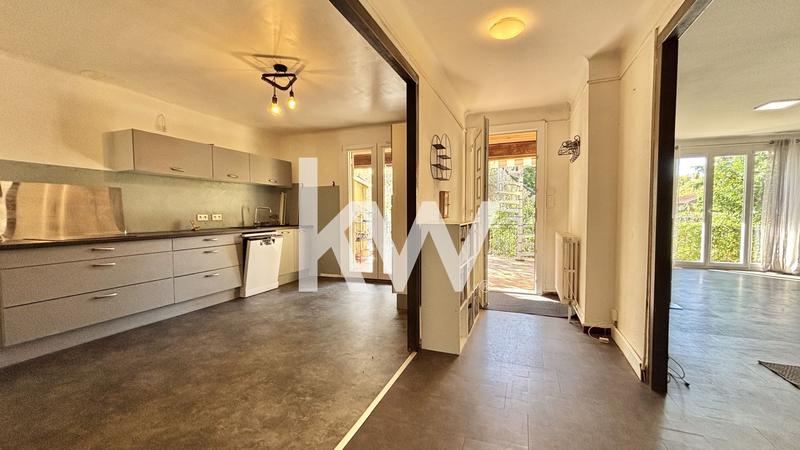 Maison - 159 m² - 6 pièces