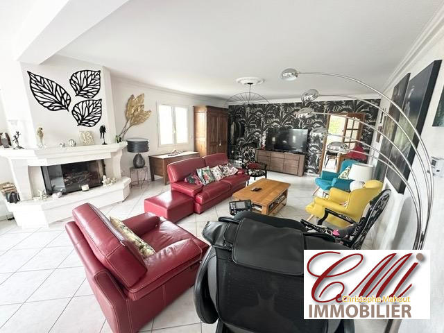 Maison - 385 m² - 11 pièces