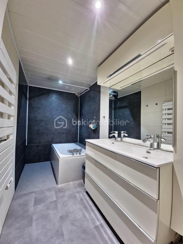 Appartement - 99 m² - 5 pièces