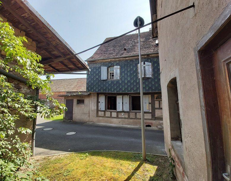 Maison ancienne - 360 m² - 14 pièces