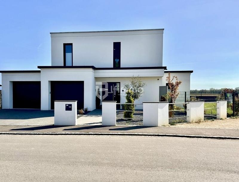 Maison - 153 m² - 6 pièces