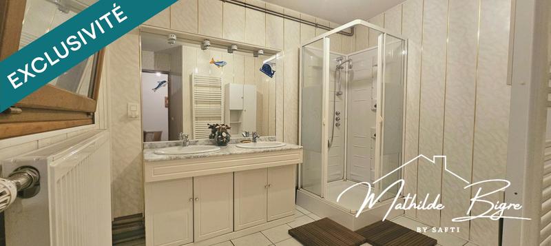 Maison - 221 m² - 8 pièces