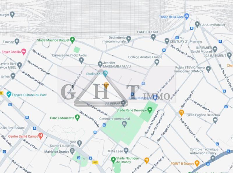 Local commercial - 623 m²