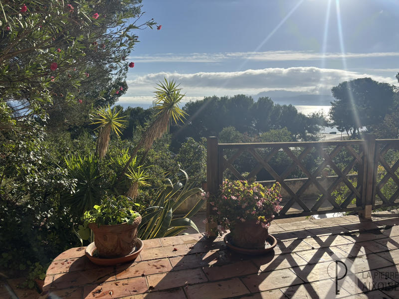 Maison - 198 m² - 8 pièces