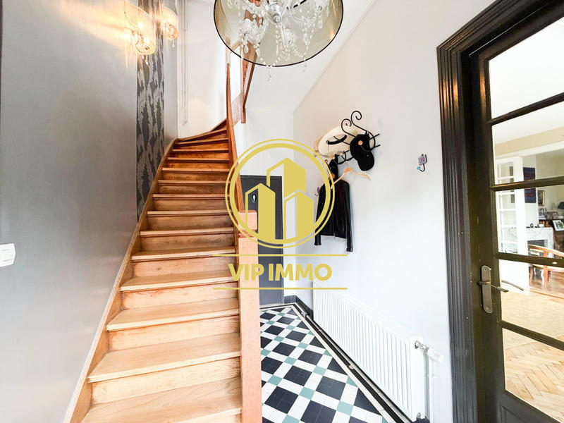 Villa - 224 m² - 14 pièces