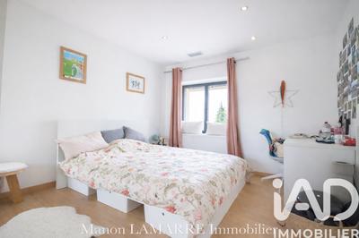 Maison - 181 m² - 7 pièces