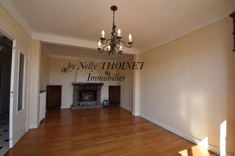 Maison - 208 m² - 12 pièces