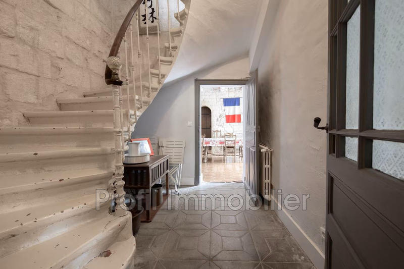 Maison - 232 m² - 9 pièces