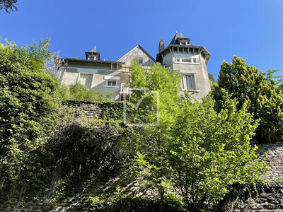 Maison - 176 m² - 8 pièces