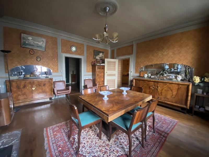 Maison - 277 m² - 10 pièces