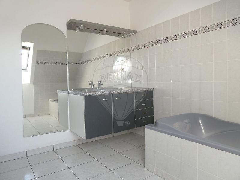 Maison - 147 m² - 8 pièces