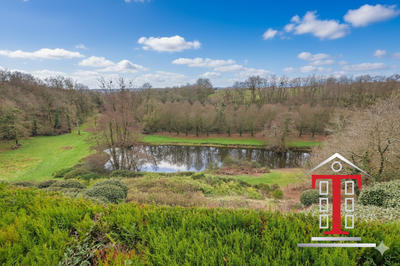 Maison traditionnelle - 230 m² - 9 pièces