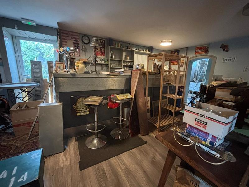 Local commercial - 163 m² - 8 pièces