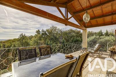 Maison - 185 m² - 7 pièces