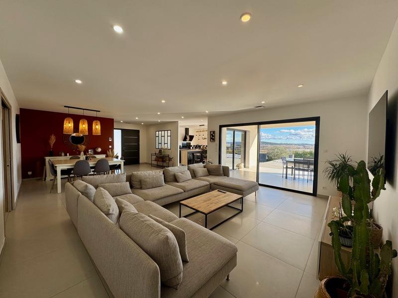 Maison - 185 m² - 7 pièces