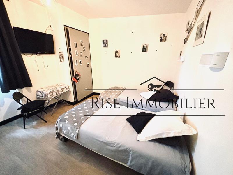 Propriété - 380 m² - 15 pièces