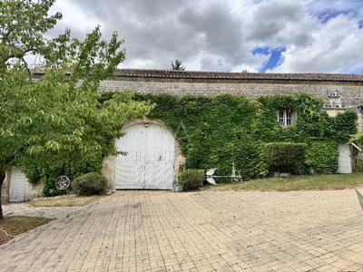 Maison - 160 m² - 9 pièces