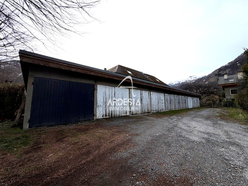 Parking / Garage - 12 m²