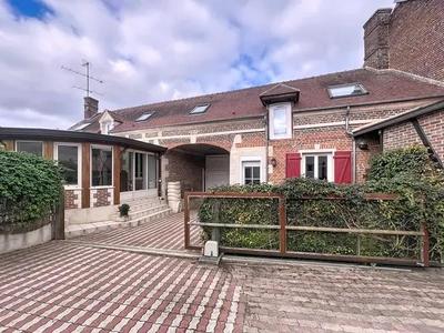 Corps de ferme - 250 m² - 10 pièces