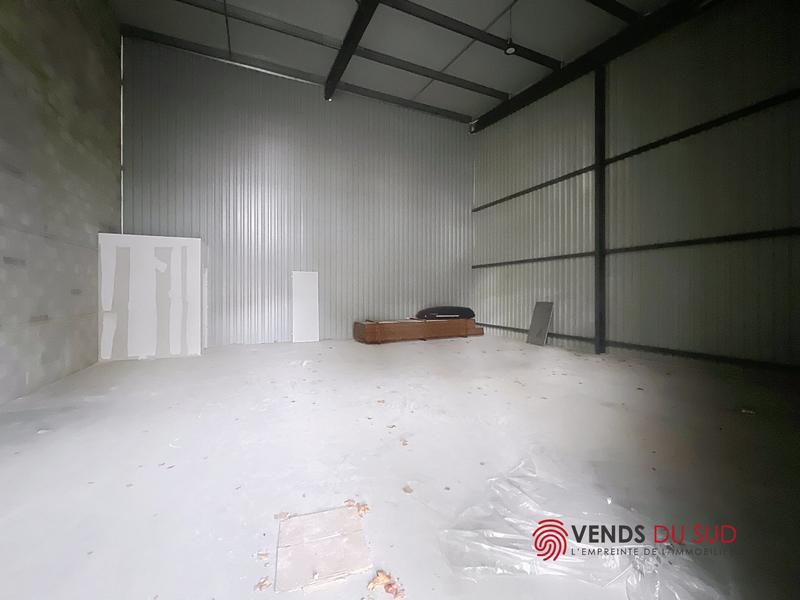 Entrepôt - 105 m²