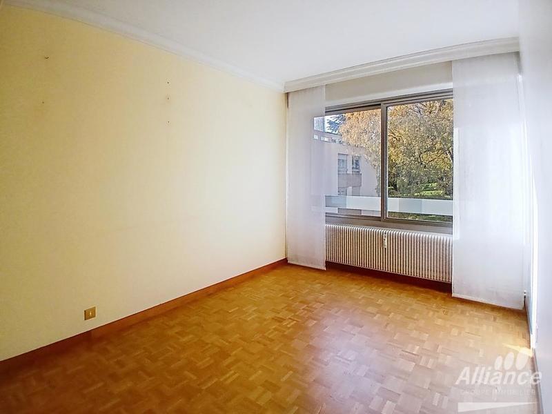 Appartement - 127 m² - 6 pièces