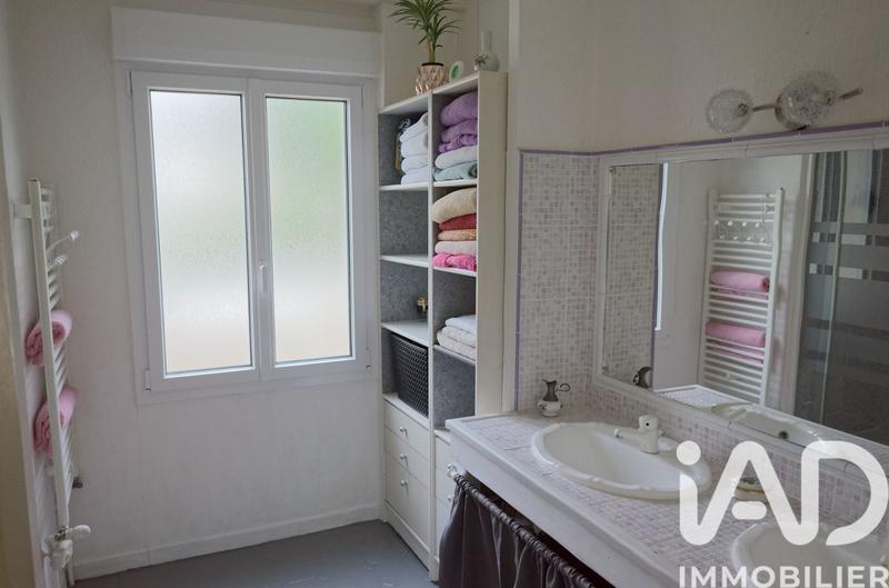 Maison - 202 m² - 9 pièces