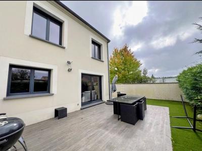 Pavillon - 130 m² - 7 pièces