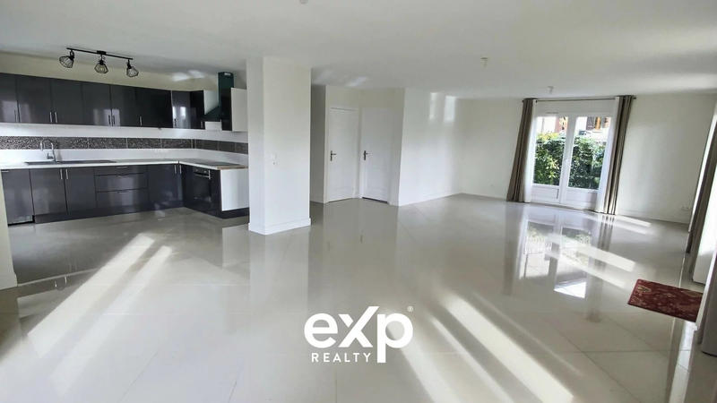 Maison - 331 m² - 7 pièces