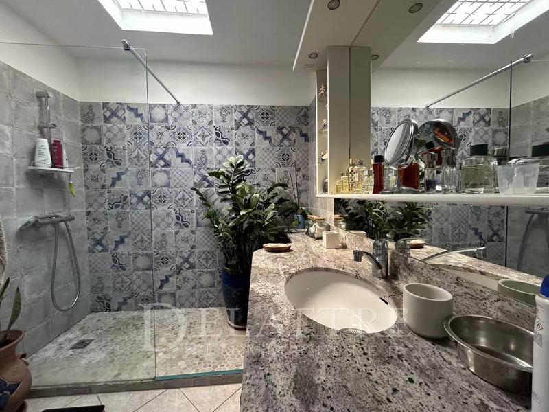 Appartement - 163 m² - 6 pièces