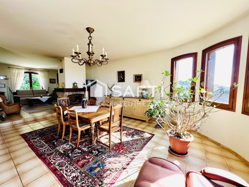 Maison - 231 m² - 6 pièces