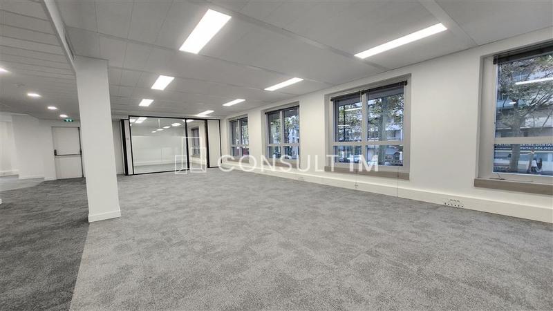 Bureau - 453 m²