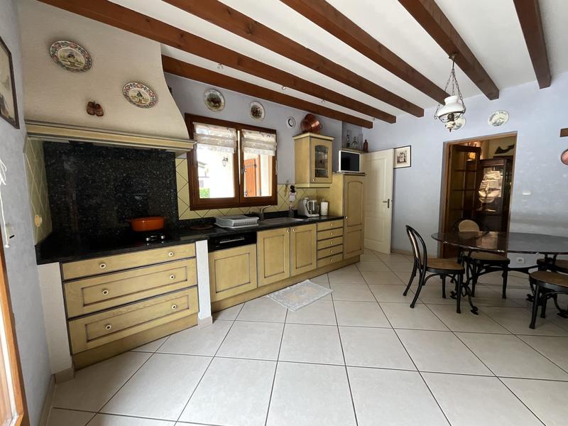 Maison - 238 m² - 5 pièces