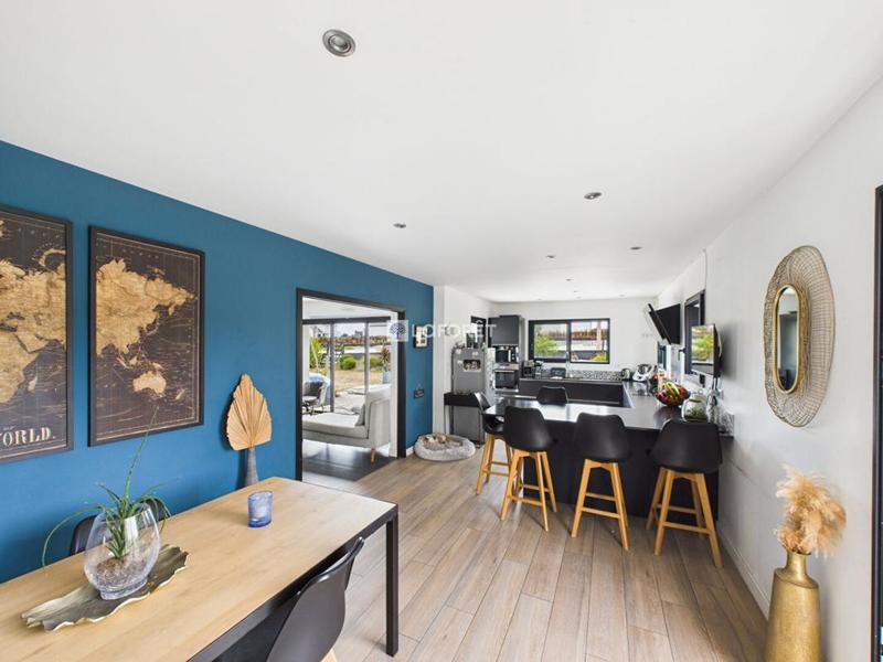 Maison - 167 m² - 6 pièces